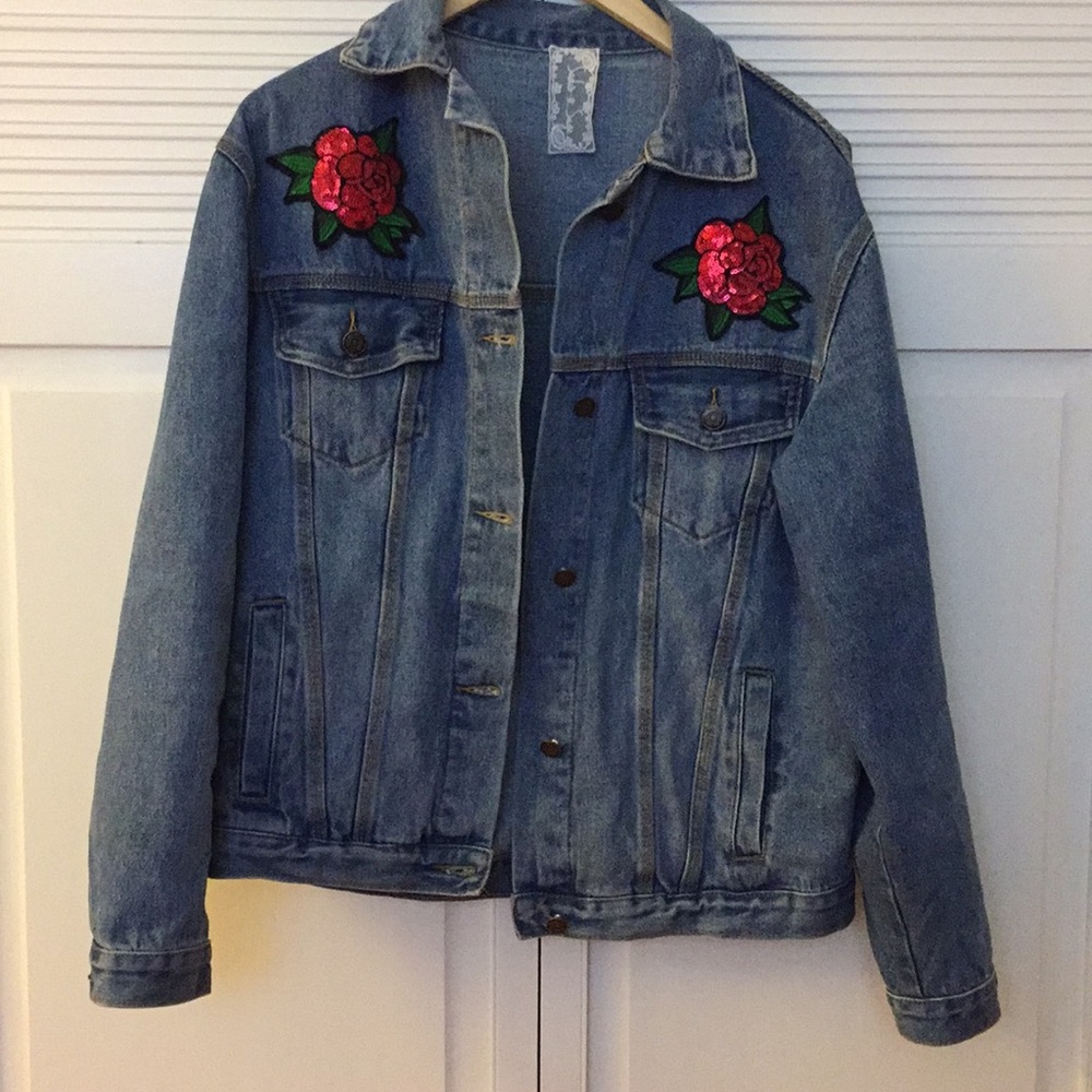 DENIM JACKET WITH ROSE PATCHES